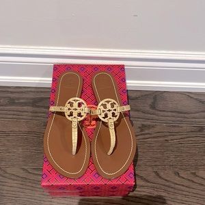 Tory Burch mini miller flat thong
